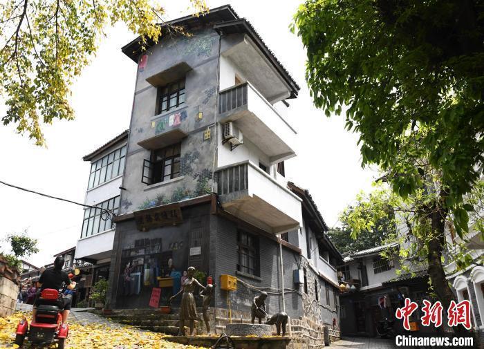 组装机械警暴龙